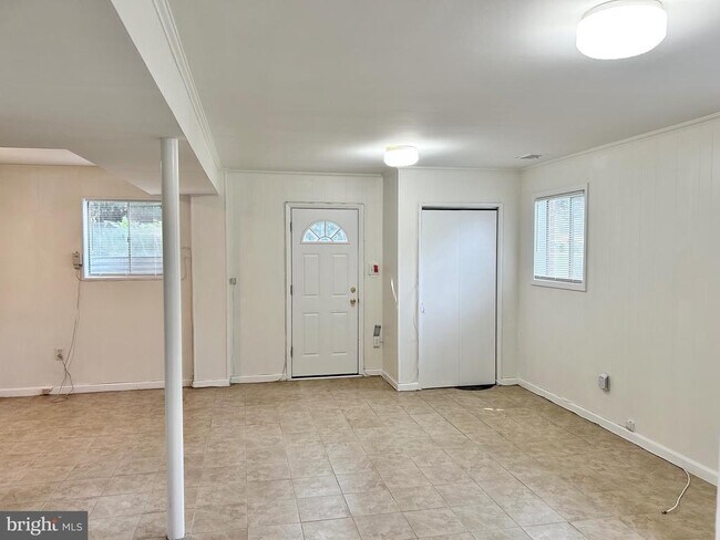 Building Photo - 7111 Norwalk St