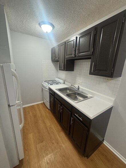 Building Photo - 4636 N Beacon St