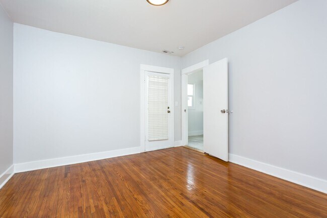 Building Photo - 4780-4780 Oregon St
