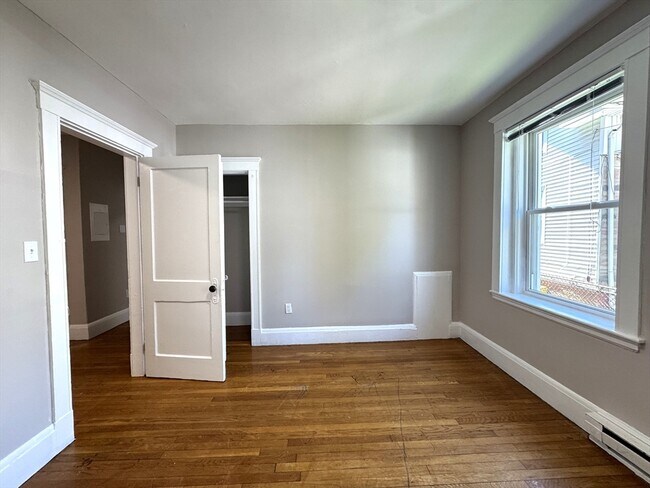 Building Photo - 15 Huss Ct