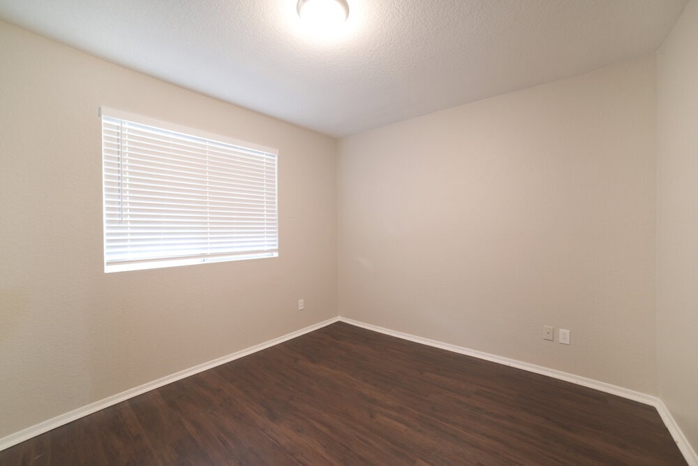 Building Photo - 8556 W Ocotillo Rd