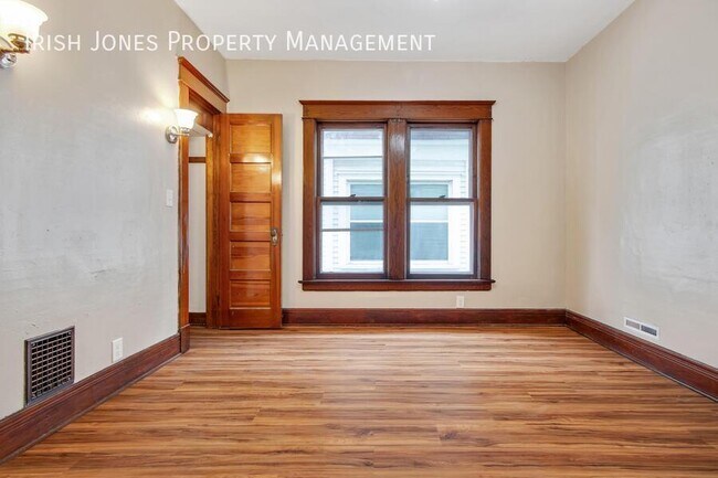 Building Photo - 67 Newman Pl