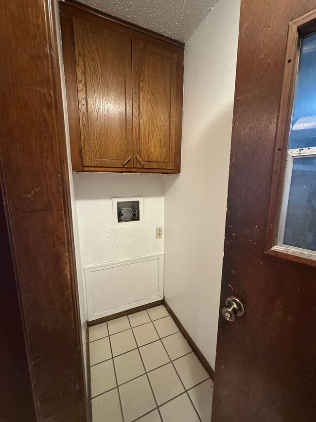 Building Photo - 4808 S Dimple Dr