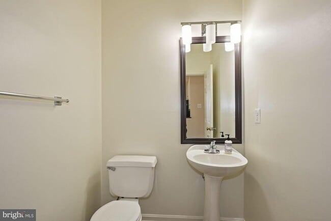 Building Photo - 4002 Rosemeade Dr
