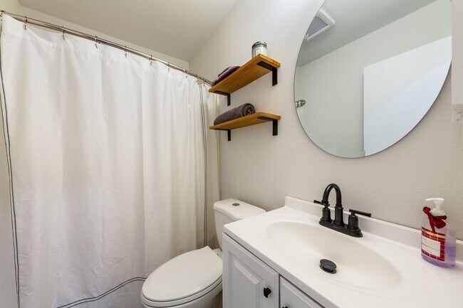 Building Photo - 7107 Barnsdale Way  Austin TX 78745