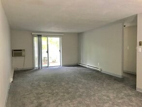 Building Photo - Greentree Condominiums