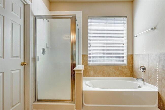 Building Photo - 2610 Argos Dr