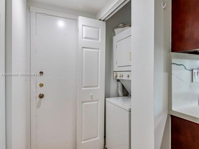 Building Photo - 1501 S Ocean Dr