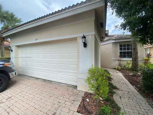 Primary Photo - 639 Stanford Ln