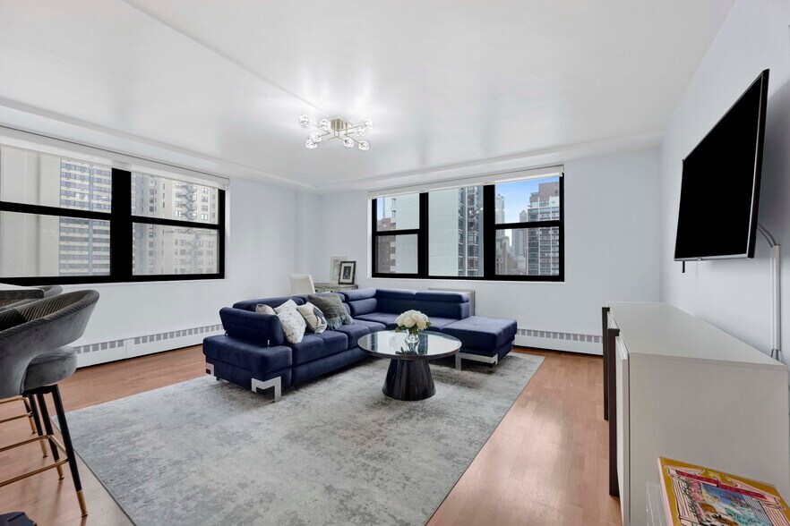 Building Photo - 1445 N State Pkwy