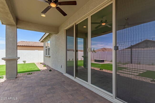 Building Photo - 34906 N Hawley Dr