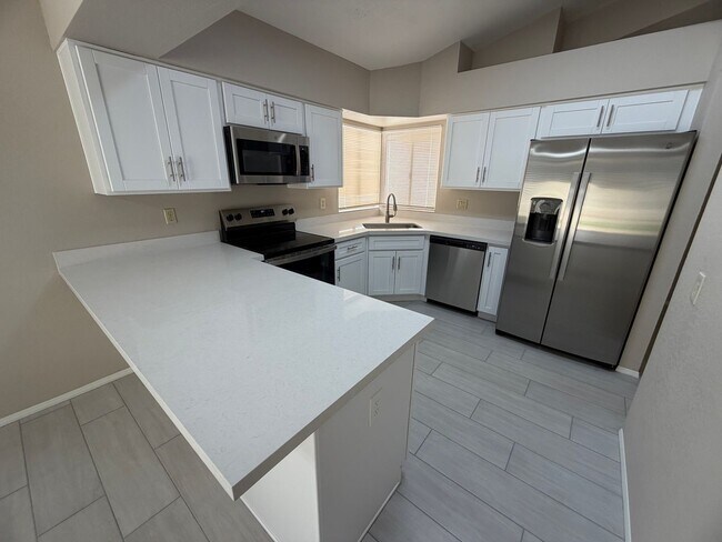 Building Photo - Newly Remodeled Glendale Home