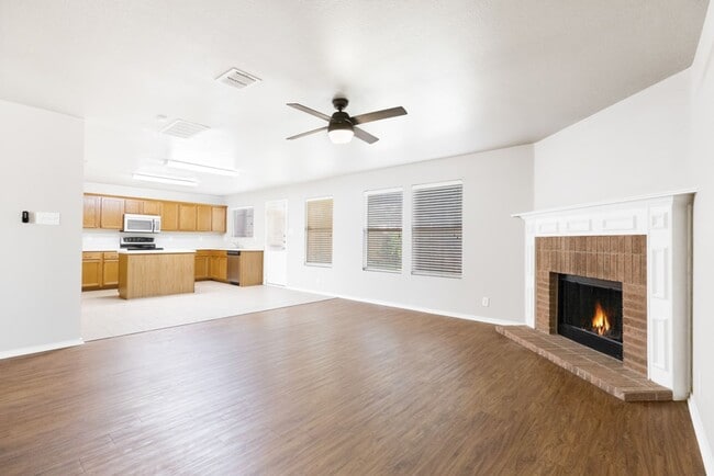 Building Photo - Well-Maintained 3-Bedroom Home – Ideal for Students & Professionals!