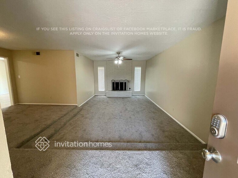 Building Photo - 1534 W Nopal Ave