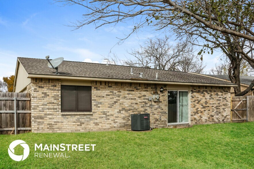 Building Photo - 603 Woodcrest Way