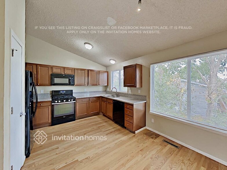 Building Photo - 8661 Red Clover Ct