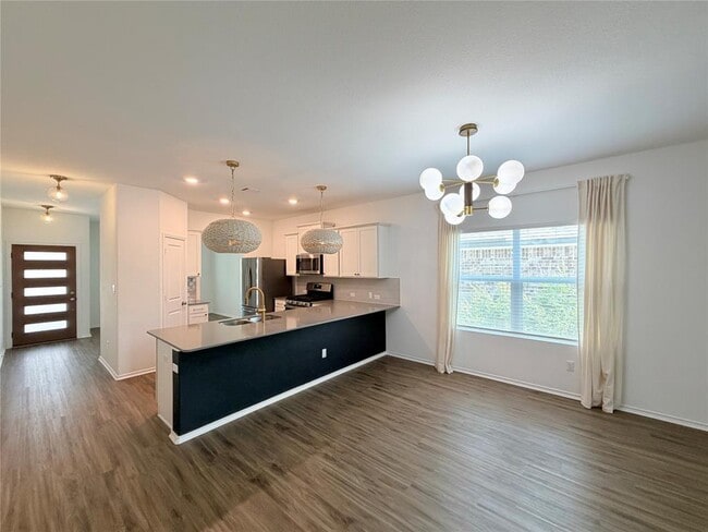 Building Photo - 928 Legends Ln