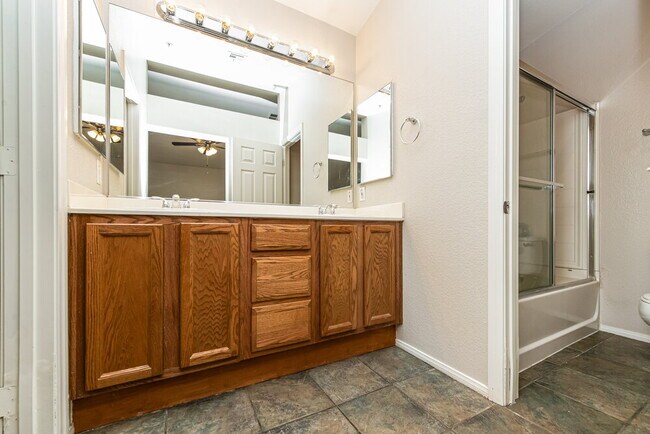 Building Photo - 712 Cades Cove Ave