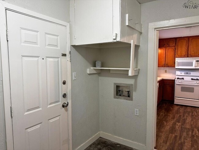 Building Photo - 4610 N Eden Hills Cir