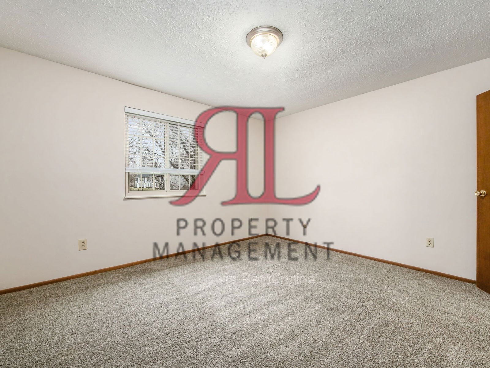 Building Photo - 5524 Kenneylane Blvd