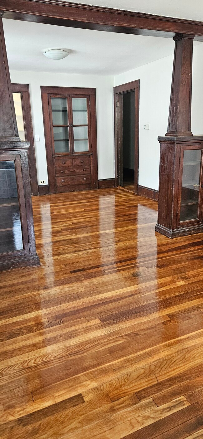 Building Photo - 96 Central St