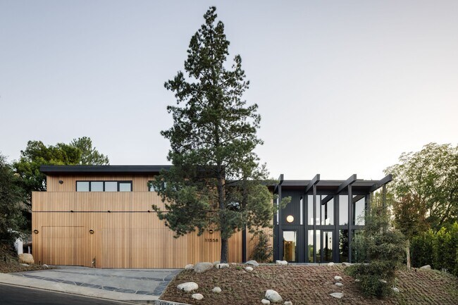 Building Photo - 11558 Duque Dr