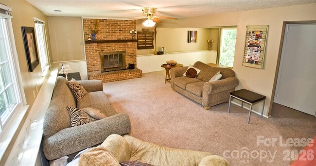 Building Photo - 1635 Van Dyke Dr