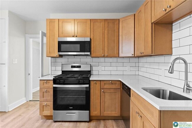 Building Photo - 821 Jackson St