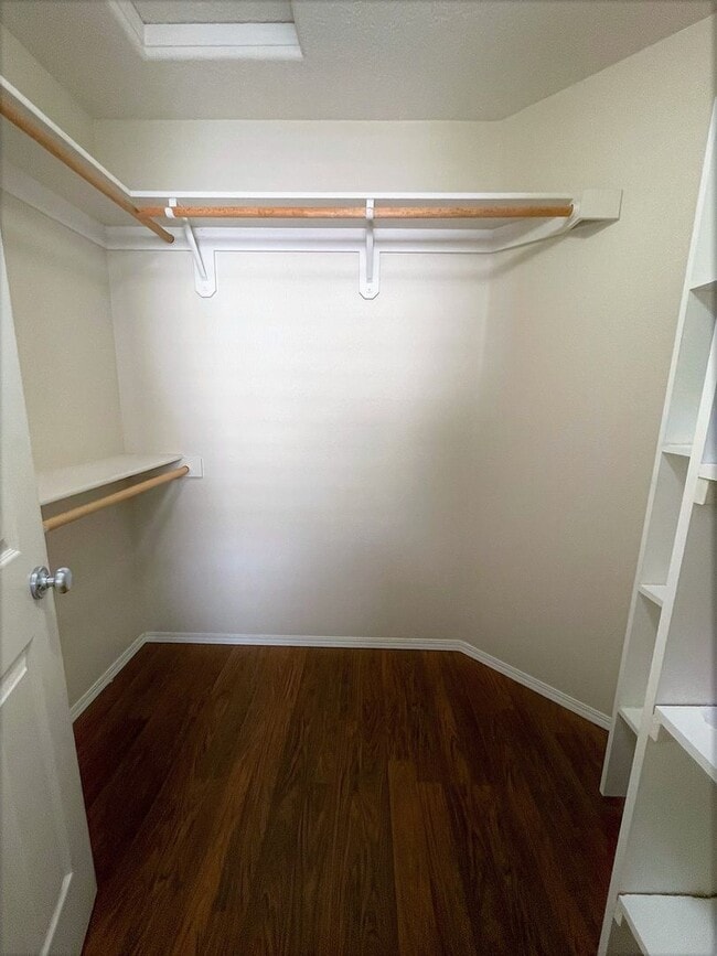 Building Photo - 16873 NW Oak Creek Dr