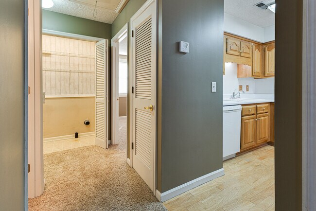 Hallway to bedrooms and laundry closet - 760 Fox Ridge Dr