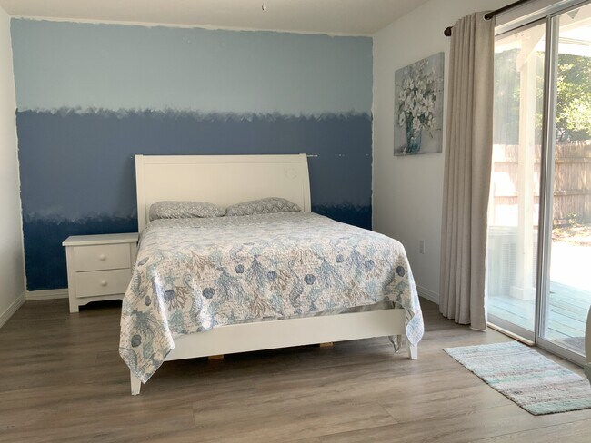 Building Photo - 943 Ashley Ln