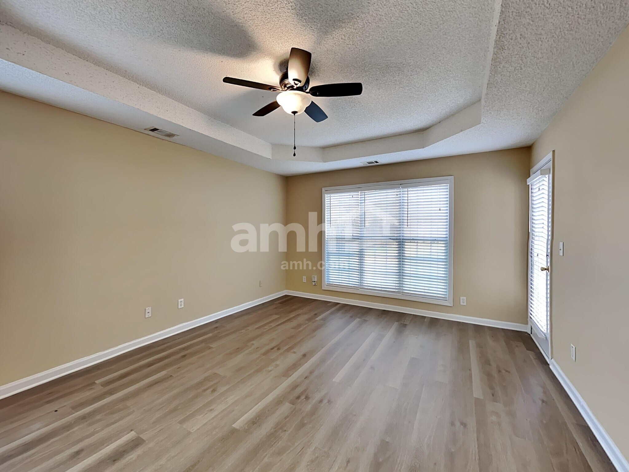 Building Photo - 447 The Gables Dr