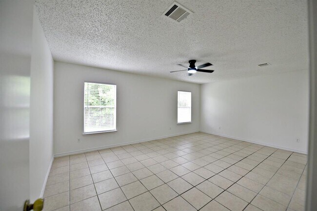 Building Photo - 1207 Birdie Cove