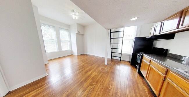 Building Photo - 1425 State St