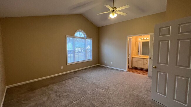 Building Photo - 212 Walnut Creek Dr