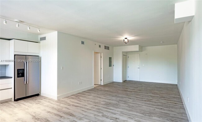 Building Photo - 4400 Sunrise Blvd