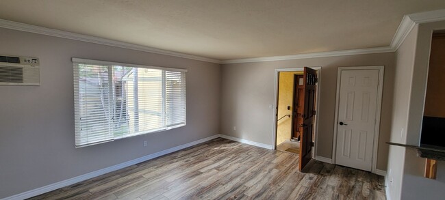 Building Photo - Private upstairs 2 bedroom 2 bath condo in...