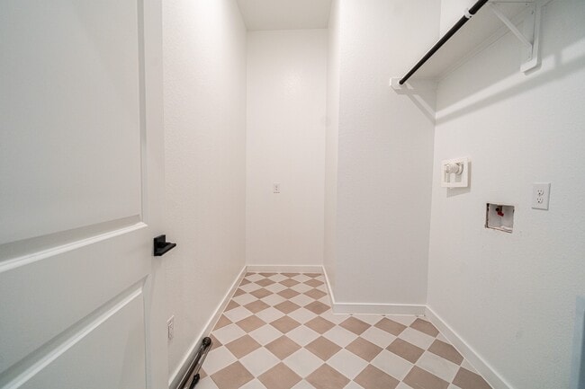 Building Photo - 24819 Yellow Spruce Cir