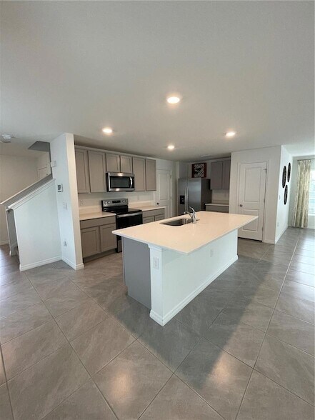 Building Photo - 37059 Kings Crown Dr