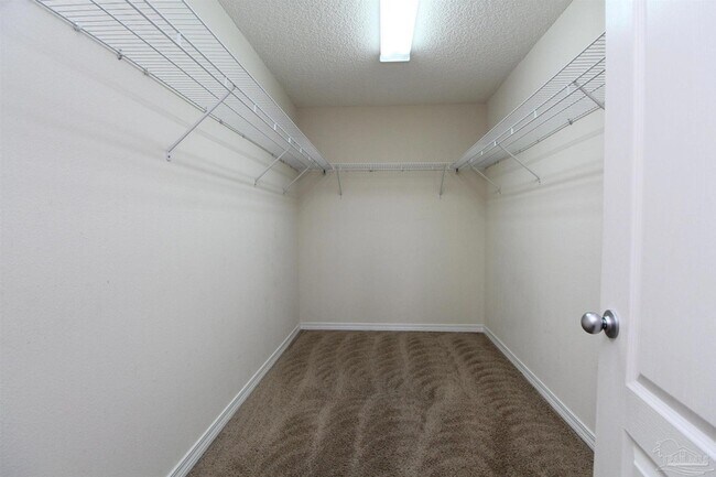 Building Photo - 6462 Sarasota St