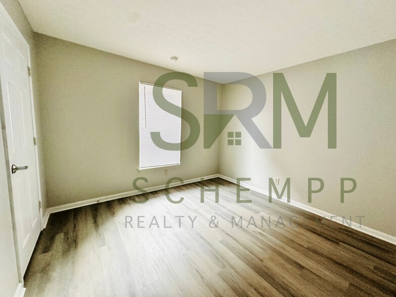 Building Photo - 1704 Rowan St