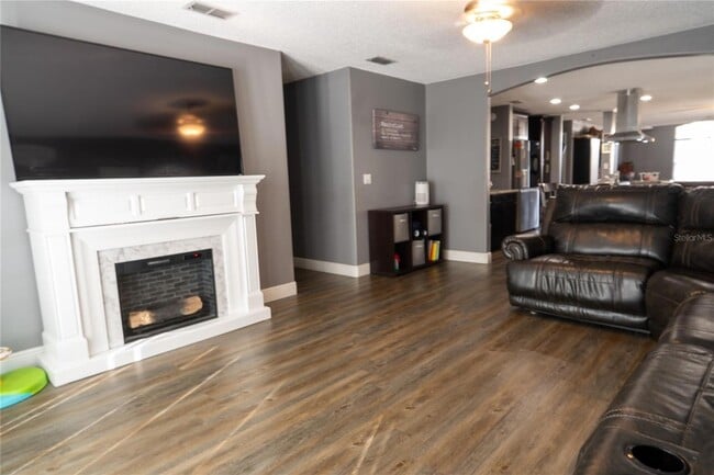 Building Photo - 1038 Singleton Cir