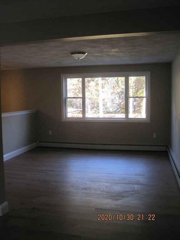 Building Photo - 9 Rickard St