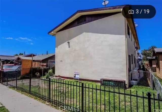 Building Photo - 151 E 95th St