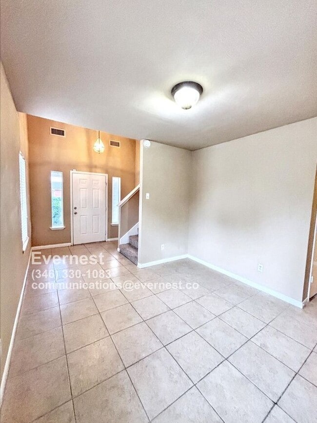 Building Photo - Beautiful 4-Bedroom Corner Lot Home in a P...