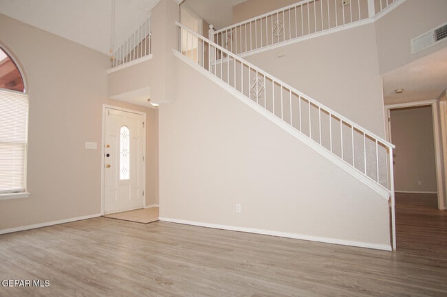 Building Photo - 5917 Chippendale Ave