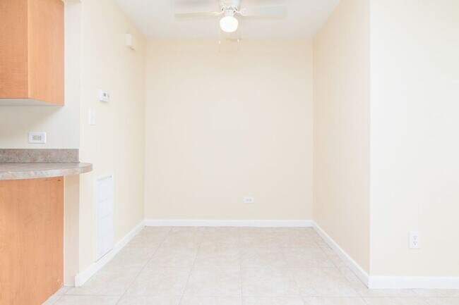 Building Photo - 94 Columbia St