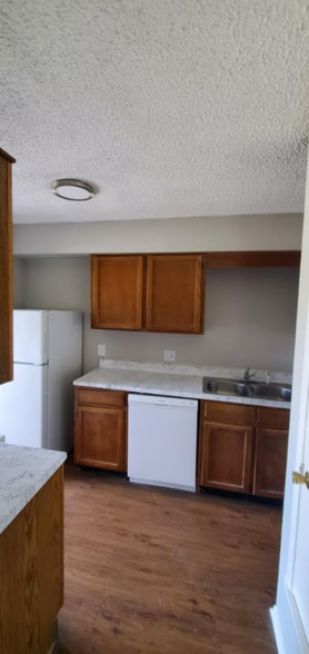 Building Photo - 137 S Las Vegas Trail