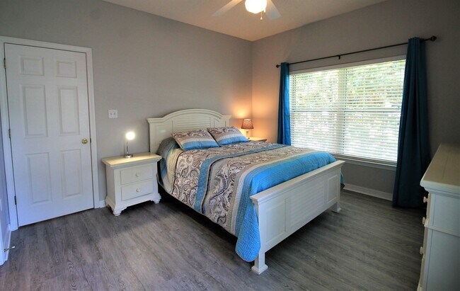 Building Photo - Updated Furnished Condo in Niceville!