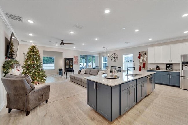 Building Photo - 3518 77 Ct E